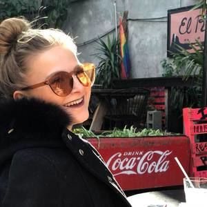 Meet your Posher, Laura